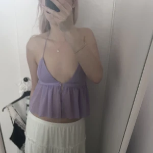 Söt lila topp💜💜 - Väldigt söt topp! Somrig pastell lilla färg🌸💜 med öppen rygg. 