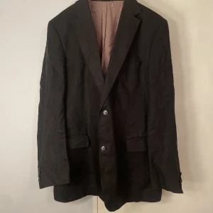 Svart linne hugo boss kavaj - Nyskick utan defekter, skrynklig men efter tvätt och strykning 🤌🏻