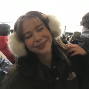 Vita öronmuffar - Söta vita öronmuffar i bra skick!