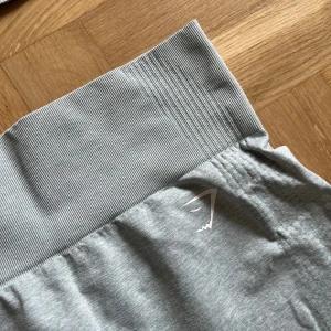 GYMSHARK SET  - Set från gymshark. I en blågrön ton, knappt använt. Stl S på både leggings och topp. 