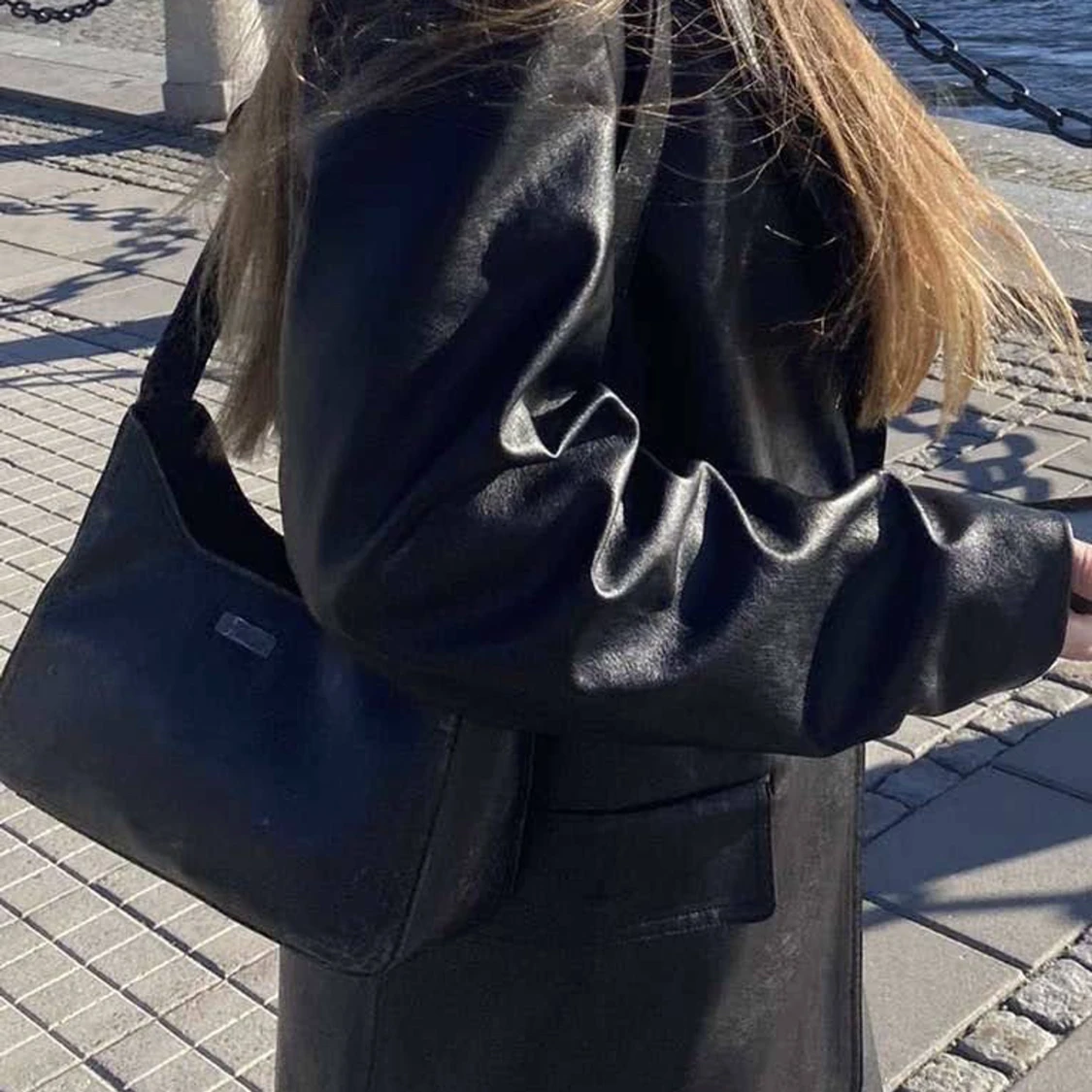VÄSKA
