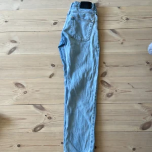 Jeans loose 150 - Ett par välldigt sköna byxor med passformen loose.