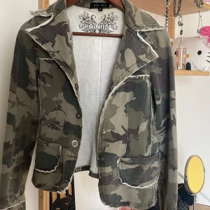 Gullig jacka!! - Skriv till mig för mer info!!!❤️