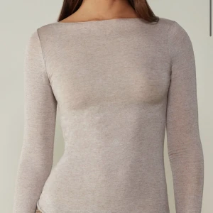 Intimissimi tröja - Säljer denna jättefina tröjan från intimissimi❤️