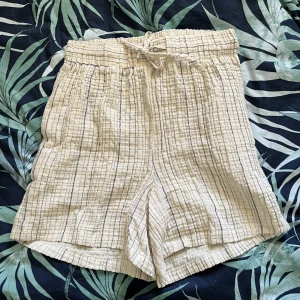 söta shorts - oanvända shorts från NAKD som passar sommaren 💓