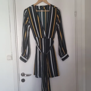 Klänning  - Från bikbok storlek s