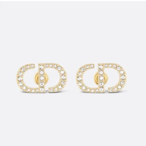 Dior örhängen  - Petit CD stud earrings Ny pris: 4,400kr Mitt pris: 2500