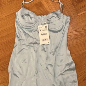 Klänning  - Helt ny och slutsåld! 