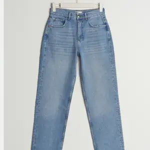 De skönaste jeansen från Gina Är i ett bra skick. Säljer då jeansen är för korta på mig är 173. Köpta för 599  