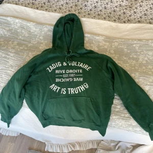 Zadig hoodie - Grön hoodie från Zadig Voltaire. Stl M Köp direkt för 500kr eller bud från 450kr