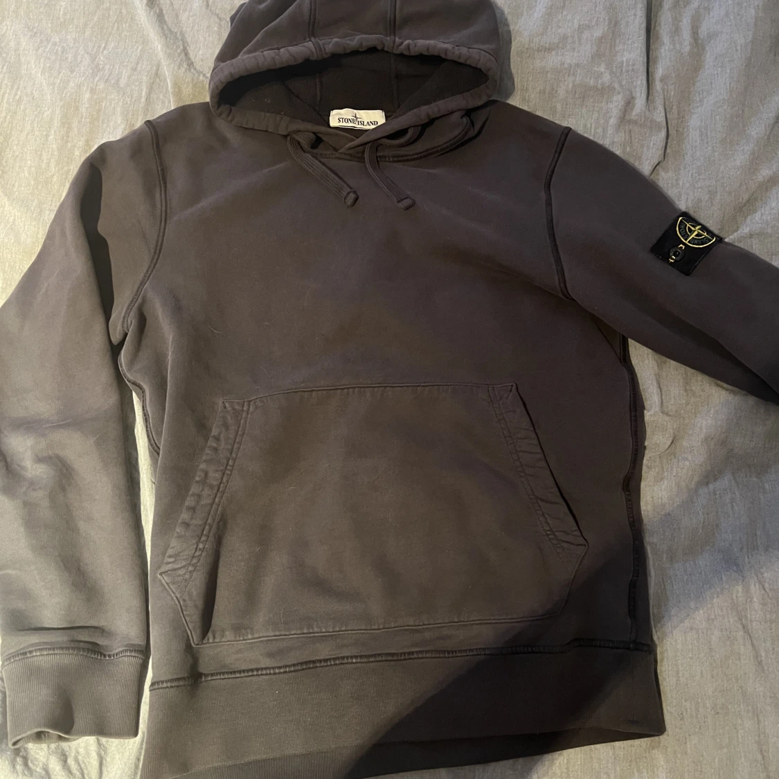Stone Island hoodie i storlek M