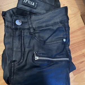 Skinnbyxor - Skinnbyxor från bubbelroom!  Superfint skick!