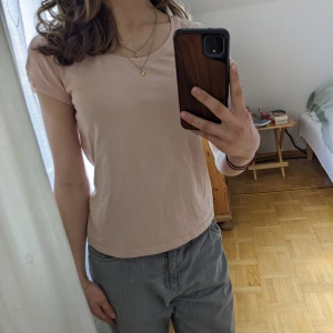 Sommar t-shirt - En super snygg basic t-shirt som kommer vara perfekt till sommaren☀️