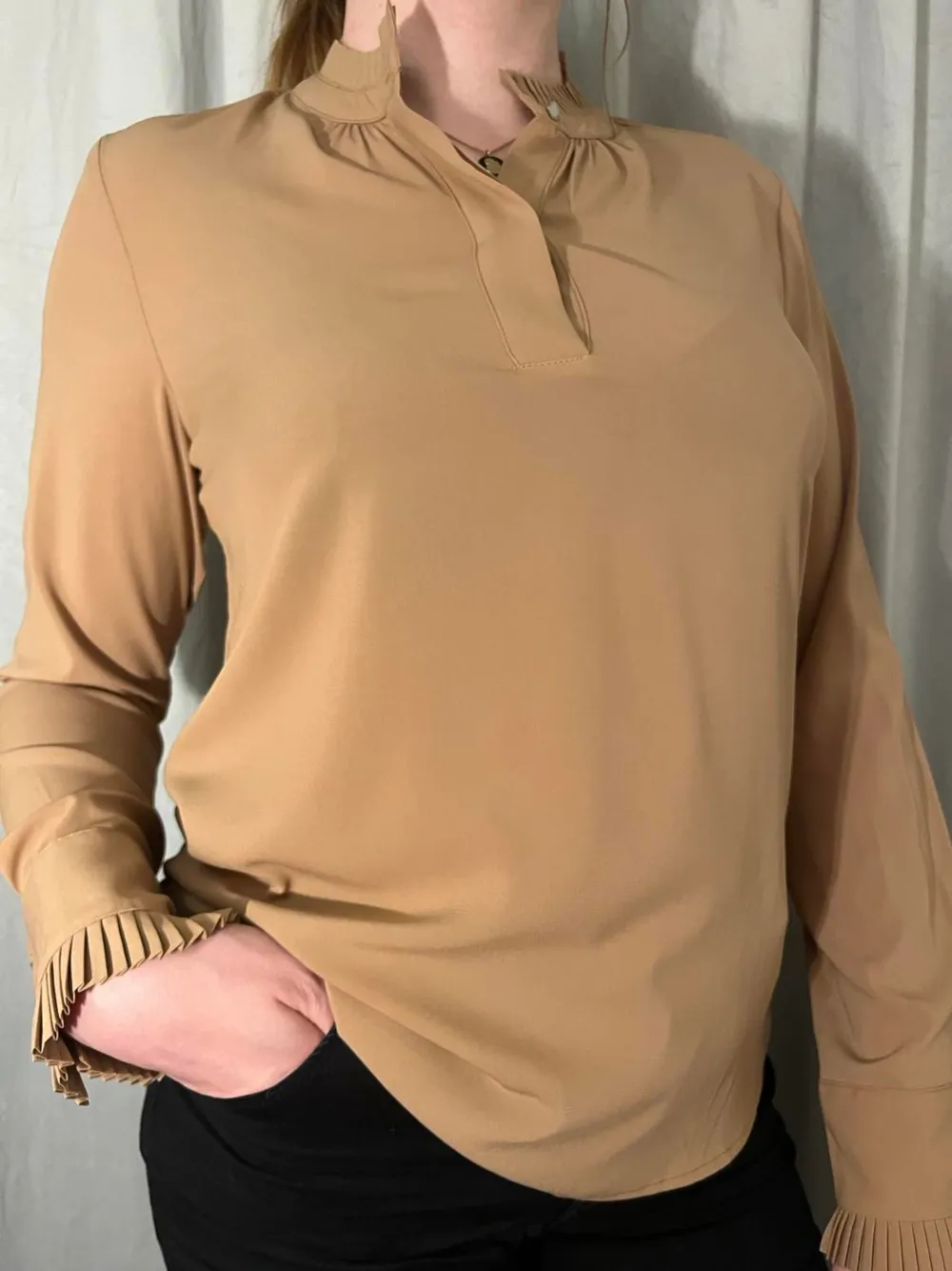 Damskjorta från Calvin Klein storlek M. Skjortor.