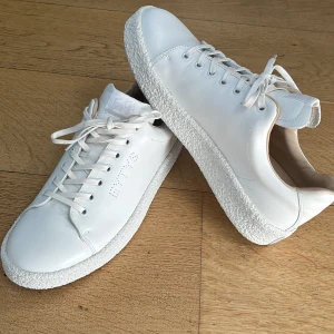 Eytys Skor (nypris 2000kr) - Helt oanvända Eytys skor Storlek: 42 Nypris: 2000kr Kan ej mötas upp!