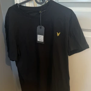 T-shirt  - Köparen står för frakt 