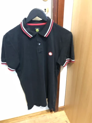 Pretty green piké Liam gallagher  - I fint skick  Nytvättad och redo för ny ägare. 