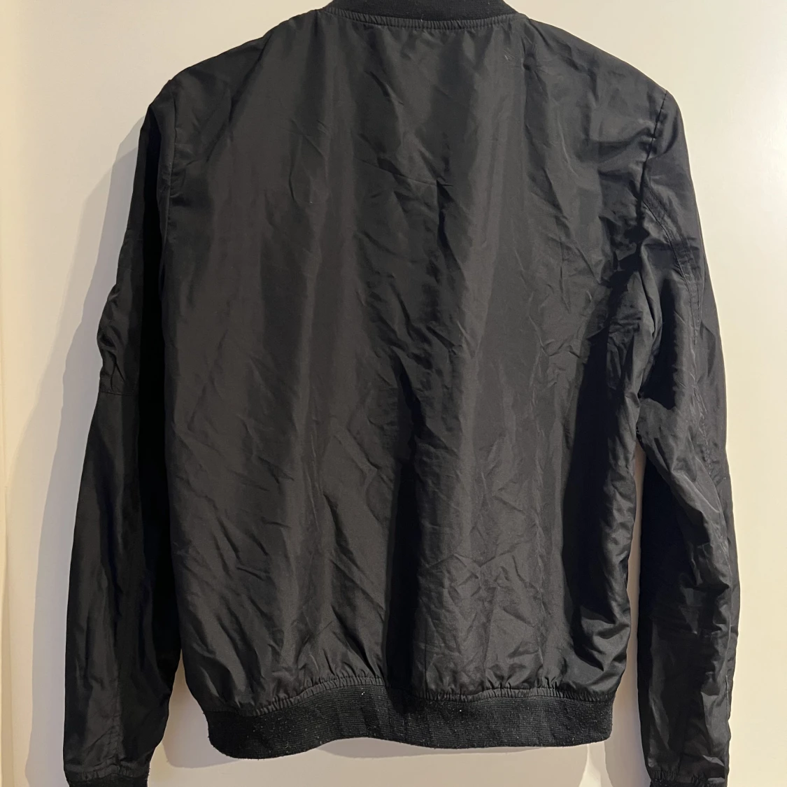 Tunn jacka svart - 90