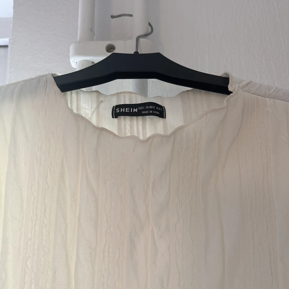 Cremevit blus från Shein! - 91