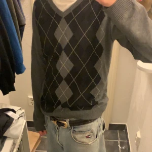 Vintage  - Vintage tröja. Köpt för ett tag sedan men andats använd fåtal gånger. Kom dm vid frågor 