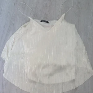 Tröja  - Topp från Gina tricot storlek S  