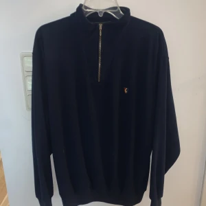 Mörkblå Ziptröja / Golftröja  - Storlek L 