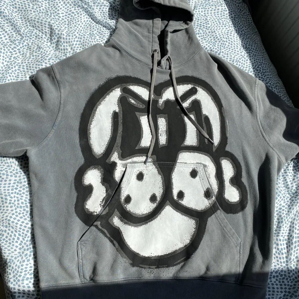 Givenchy Chito Hoodie  Size S in the tag, but more of an L Very good condition, no flaws Retail around 1300$ Let me know if you need more photos or if you have any questions Send me your offers and prices too Preferably a personal meeting in Stockholm!!! . Hoodies.