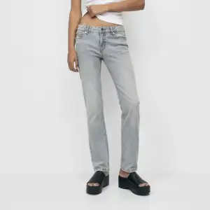 Gråa jeans i storlek 38, super fina men aldrig använda. Säljer då dem inte kommer till användning💓