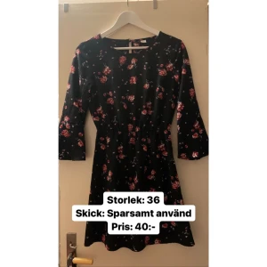 Klänning  - KOM GÄRNA MED EGET PRISFÖRSLAG. Pm för fler bilder!