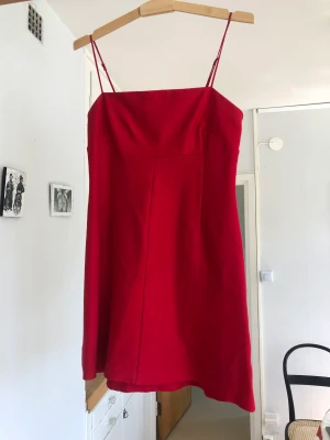 Klänning  - Från Urban outfitters i storlek M! Nyskick, super fin