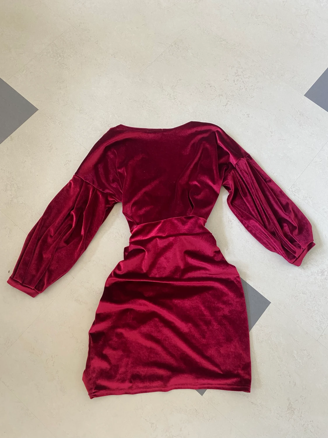 Vinröd fin-klänning i sammet - 90