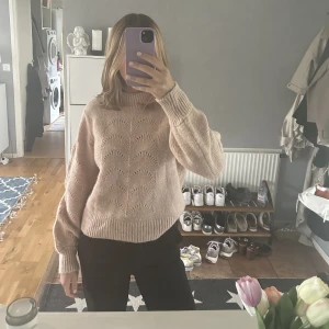 Stickad tröja - Stickad tröja från Gina tricot, bra skick