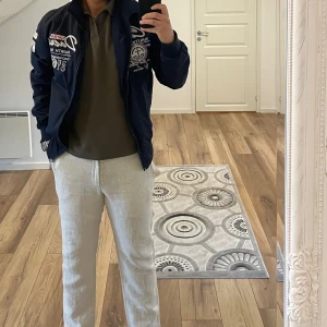 Camp David jacka  - Storlek M men passar även S. Nypris 1200. Fet till segling, eller som en sommarjacka.