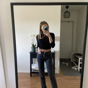 Blus - Säljer den här super fina blusen från pull and bear då den har blivit lite för liten. 