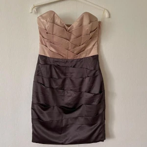 Balklänning - Balklänning från Lipsy. Helt ny i storlek S-M. För 250kr❤️