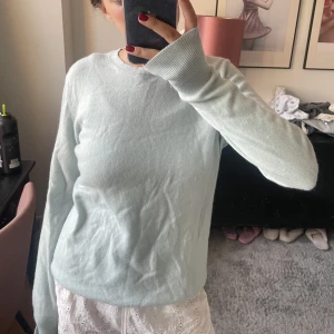 Kashmir tröja - Kashmir tröja i sån härlig färg. Sparsamt använd.