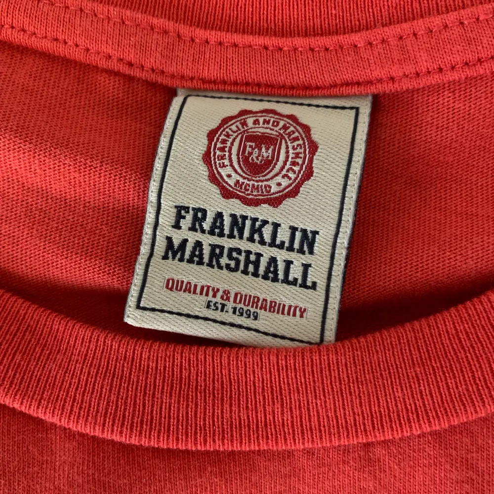( Oanvänd ) Franklin Marshall t-shirt, nyskick! . T-shirts.
