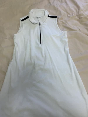 Klänning  - Klänning 