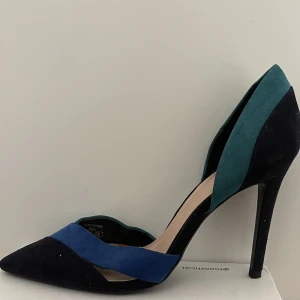 Klackar - Från Zara i storlek 39. 