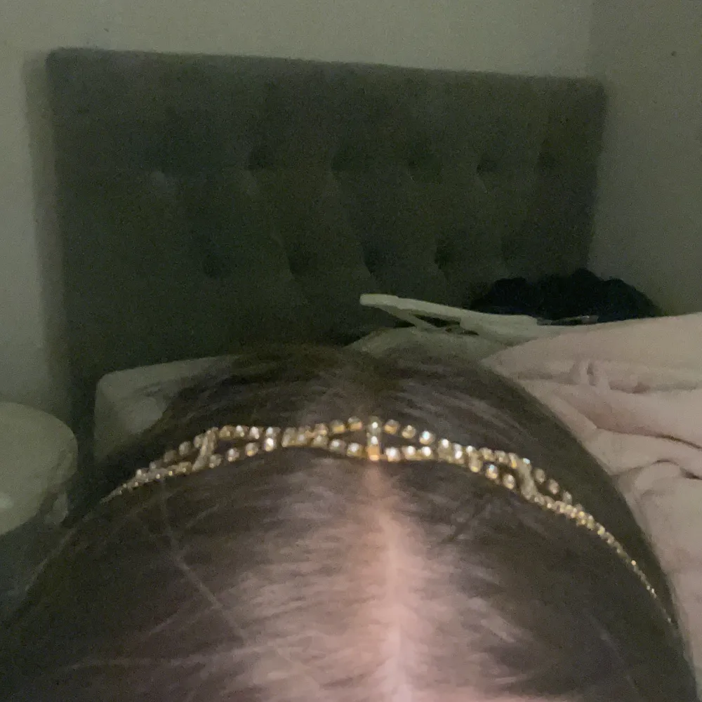 Ettt fint guld hårband ⭐️. Accessoarer.