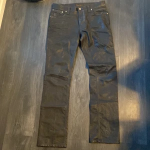 Jeans - Tjena har ett par feta Nudie Jeans Co W33 L34 helt nya använt 1 gång Riktigt feta! Skriv för mer info 