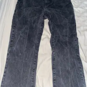 Svarta jeans från lager 157, knappt använda