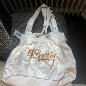 Pls fashion väska - En retro handväska i super fint skick