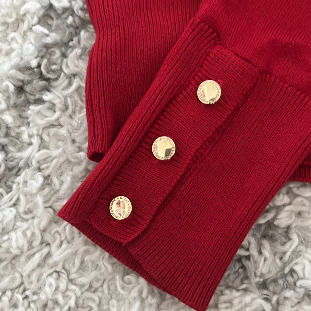 En fin röd tröja från Lindex. Nysick, skriv om fler frågor☺️. Toppar.