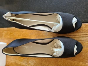 Pumps - Svarta pumps från Bianco strl 39/40. Aldrig använda