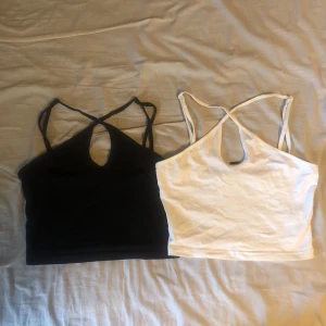 2st linnen - Jag säljer dessa två linnen som jag har använt minst en gång var.  Axelbanden är justerbara.  Köparen står för frakt!💓💓