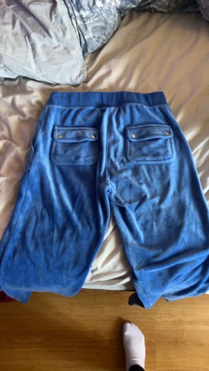 Juciy - Säljer nu mina inprincip nya juciy, säljer då jag inte riktigt gillar färgen❤️