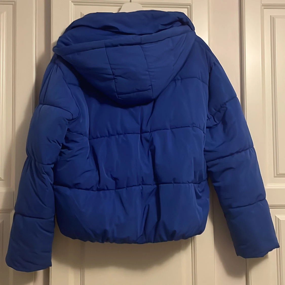 Puffjacka med luva - 91