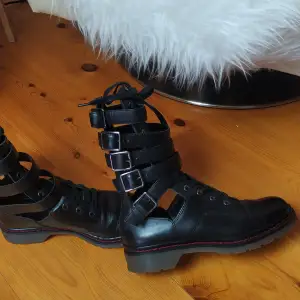 Svinnkoola nästan oanvända Zara boots i strl 37 ,🔥🔥💥💥👌