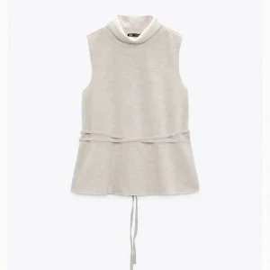 Topp zara - Säljer denna västen/toppen från zara❤️ aldrig använd 